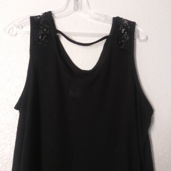 Disney women's size XL (15-17) black and white top - Picture 5 of 14